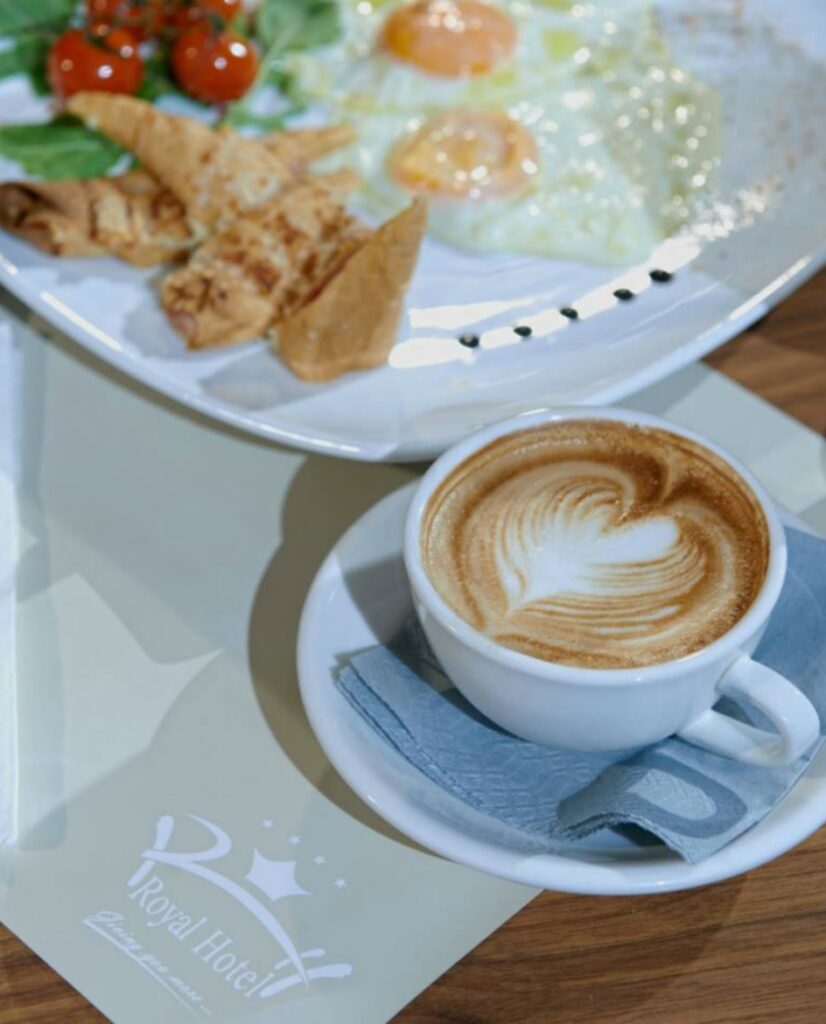 Dinning & Bar Royal Hotel